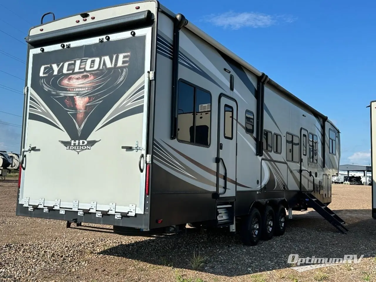 2019 Heartland Cyclone 4101KING Photo 2