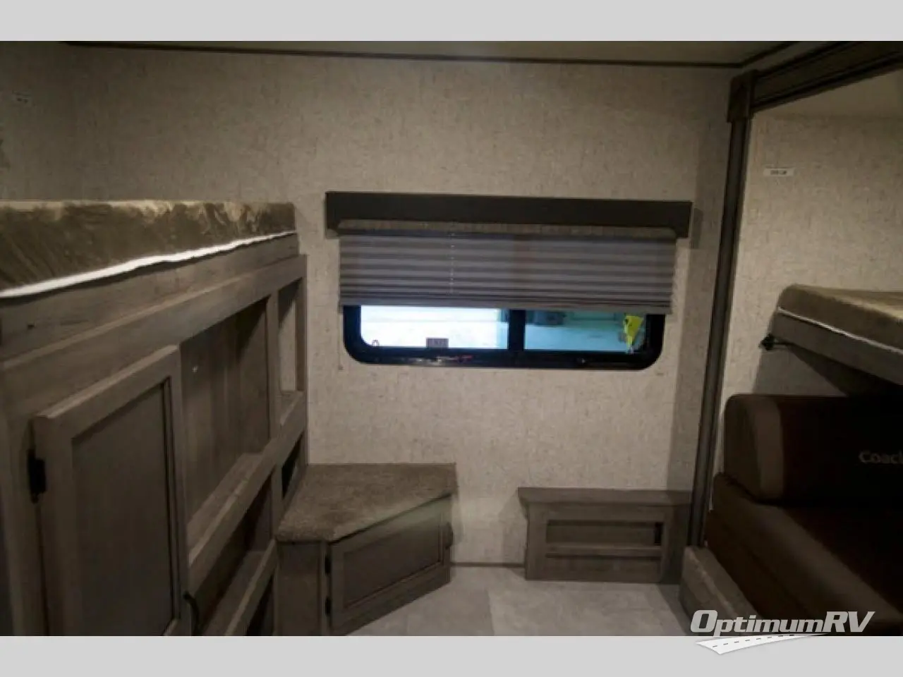 2020 Coachmen Apex Ultra-Lite 300BHS Photo 13