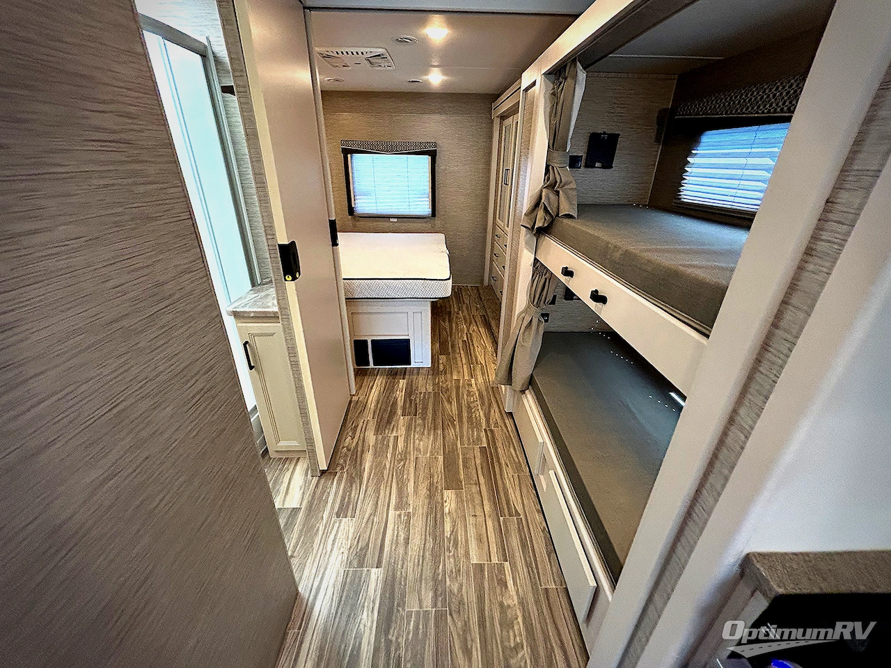 2023 Thor ACE 32B Photo 12