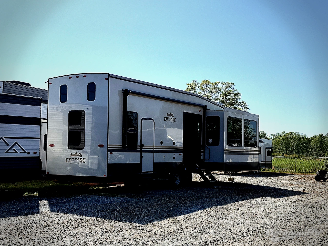 2022 Forest River Cedar Creek Cottage 40CDL Photo 2