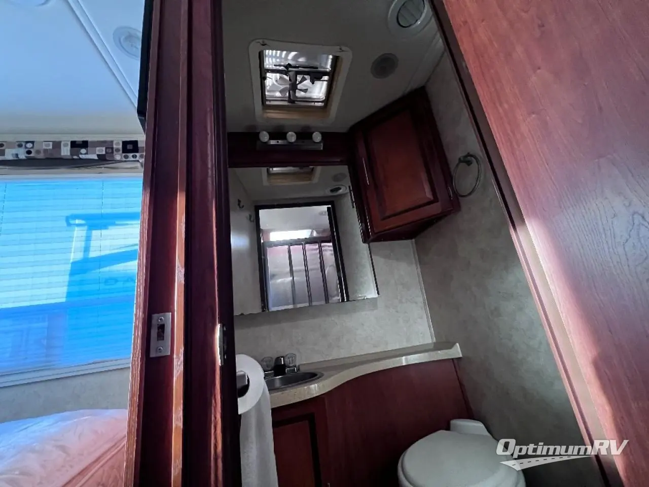 2012 Coachmen Concord 301SS Ford Photo 11