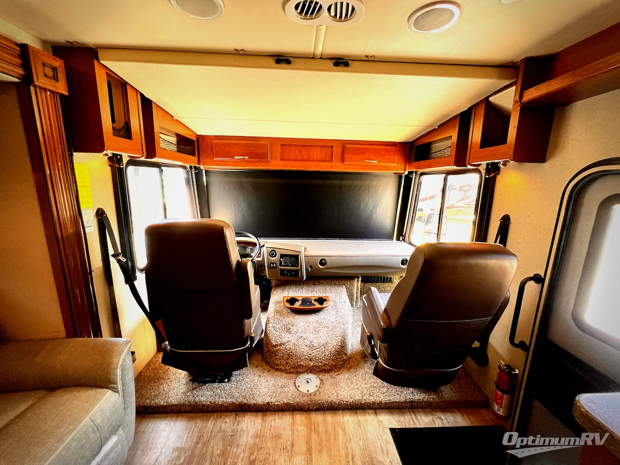 2017 Fleetwood Flair LXE 31W Photo 6