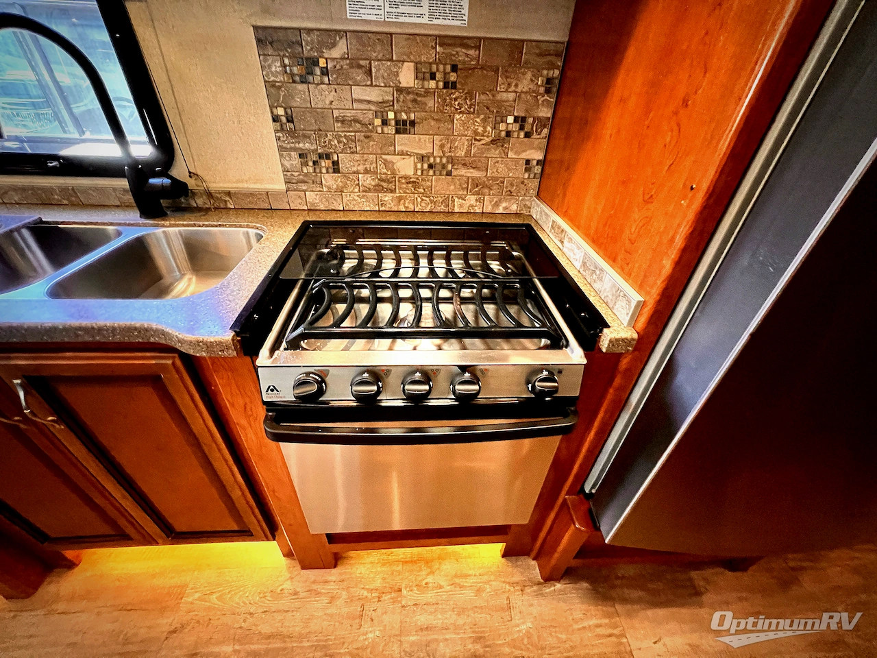 2017 Fleetwood Flair LXE 31W Photo 12