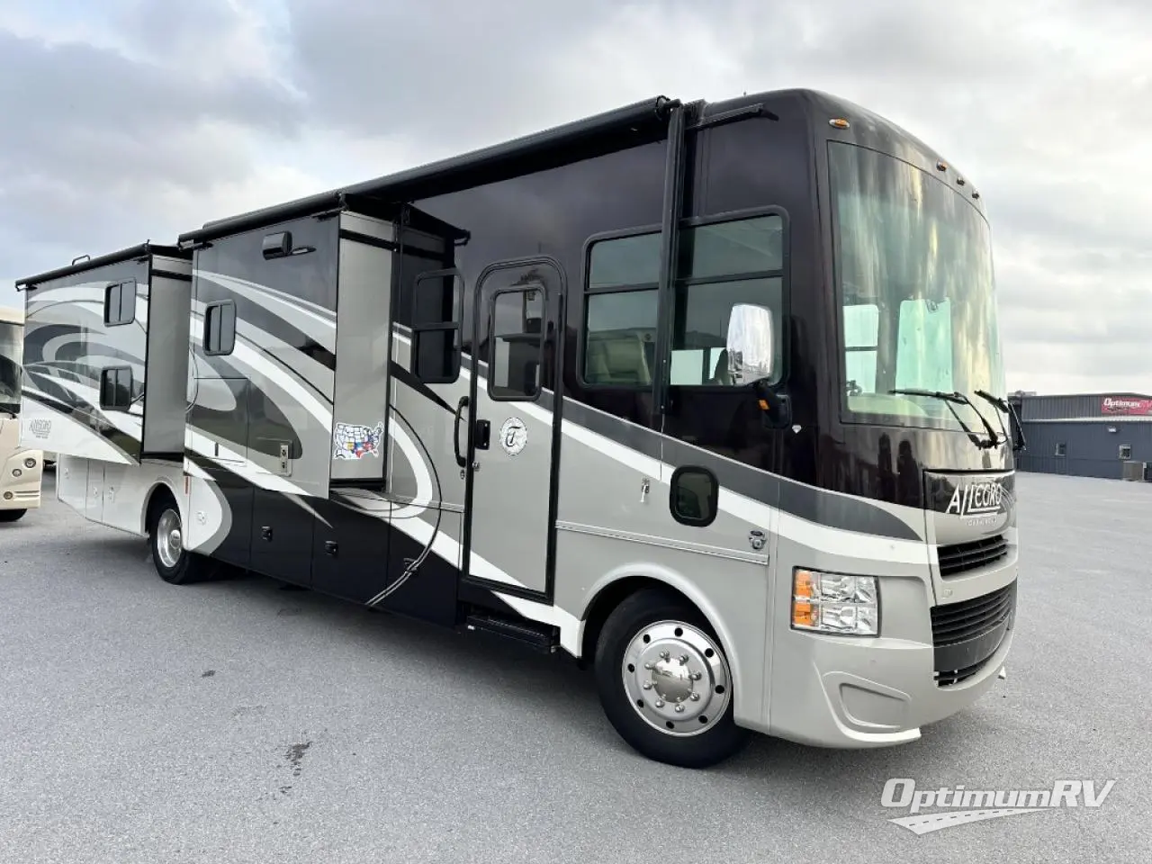 2016 Tiffin Allegro 35 QBA Photo 2