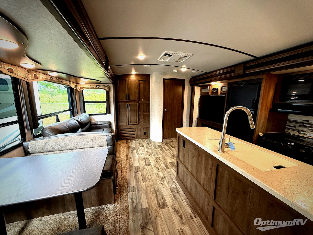 2018 Keystone Cougar X-Lite 34TSB Photo 3
