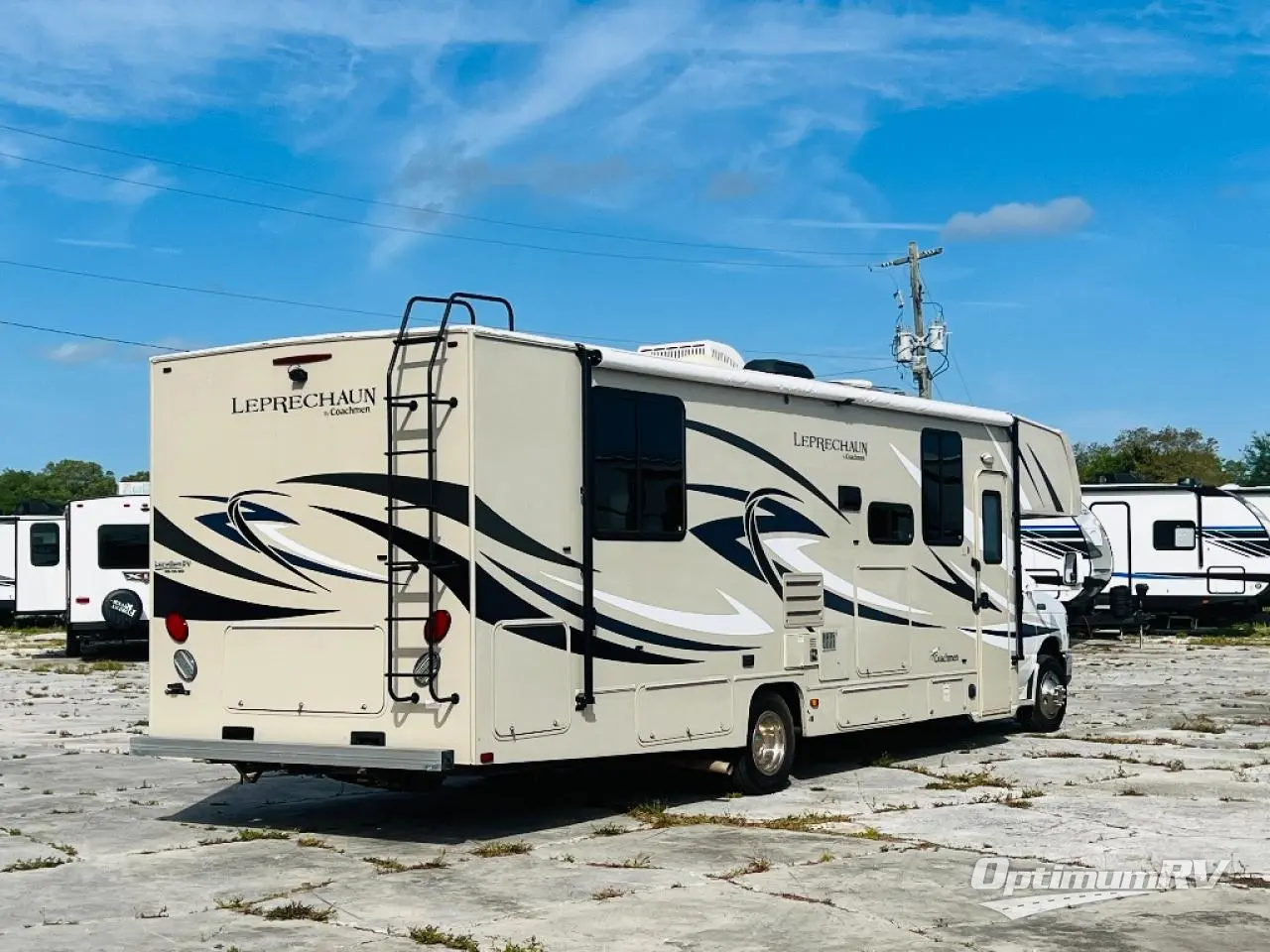 2016 Coachmen Leprechaun 319DS Ford 450 Photo 2