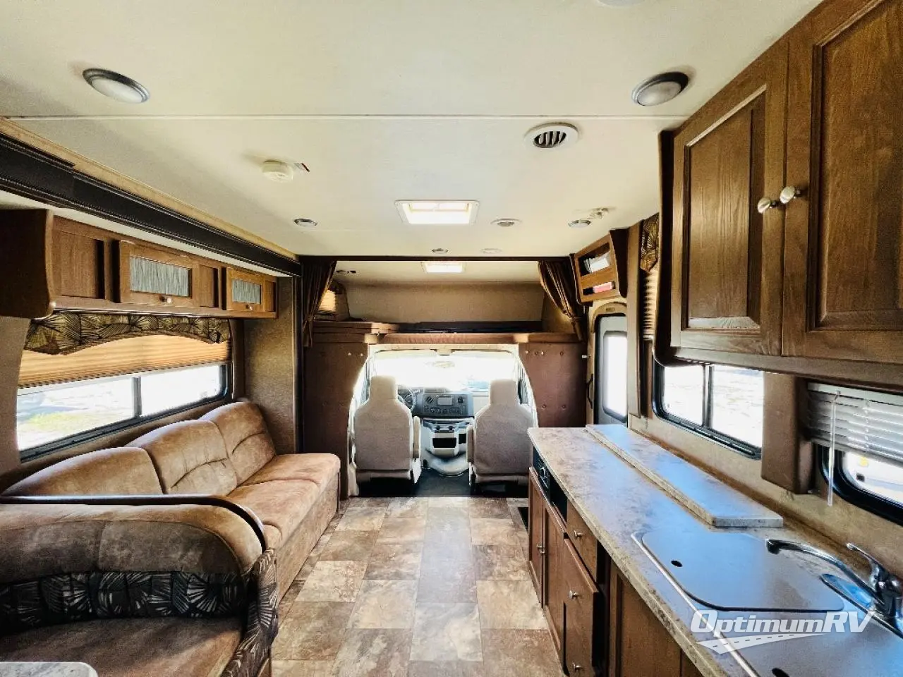 2016 Coachmen Leprechaun 319DS Ford 450 Photo 7