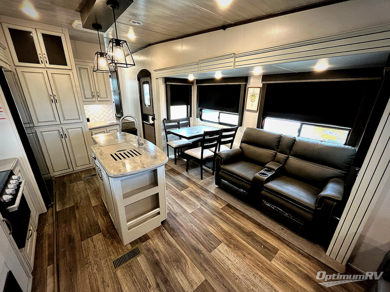 2022 Keystone Cougar 290RLS Photo 6