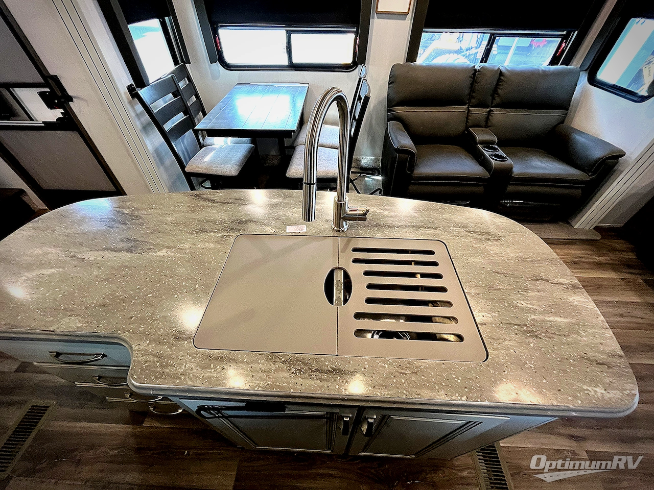 2022 Keystone Cougar 290RLS Photo 12