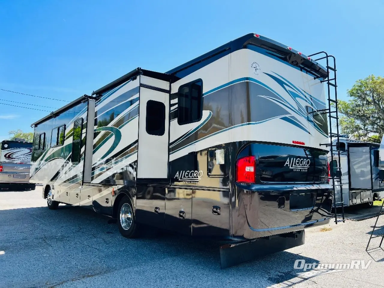 2014 Tiffin Allegro 36LA Photo 2