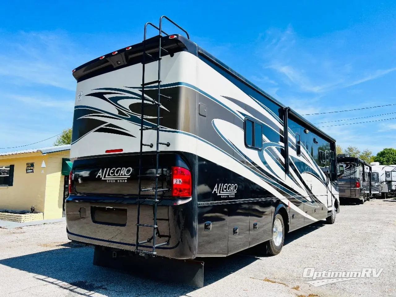 2014 Tiffin Allegro 36LA Photo 3