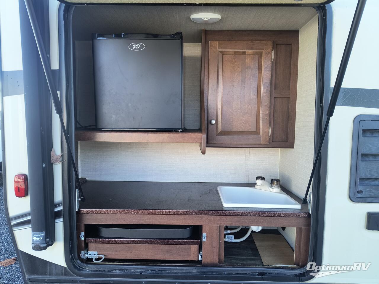 2017 Keystone Premier Ultra Lite 22RBPR Photo 12
