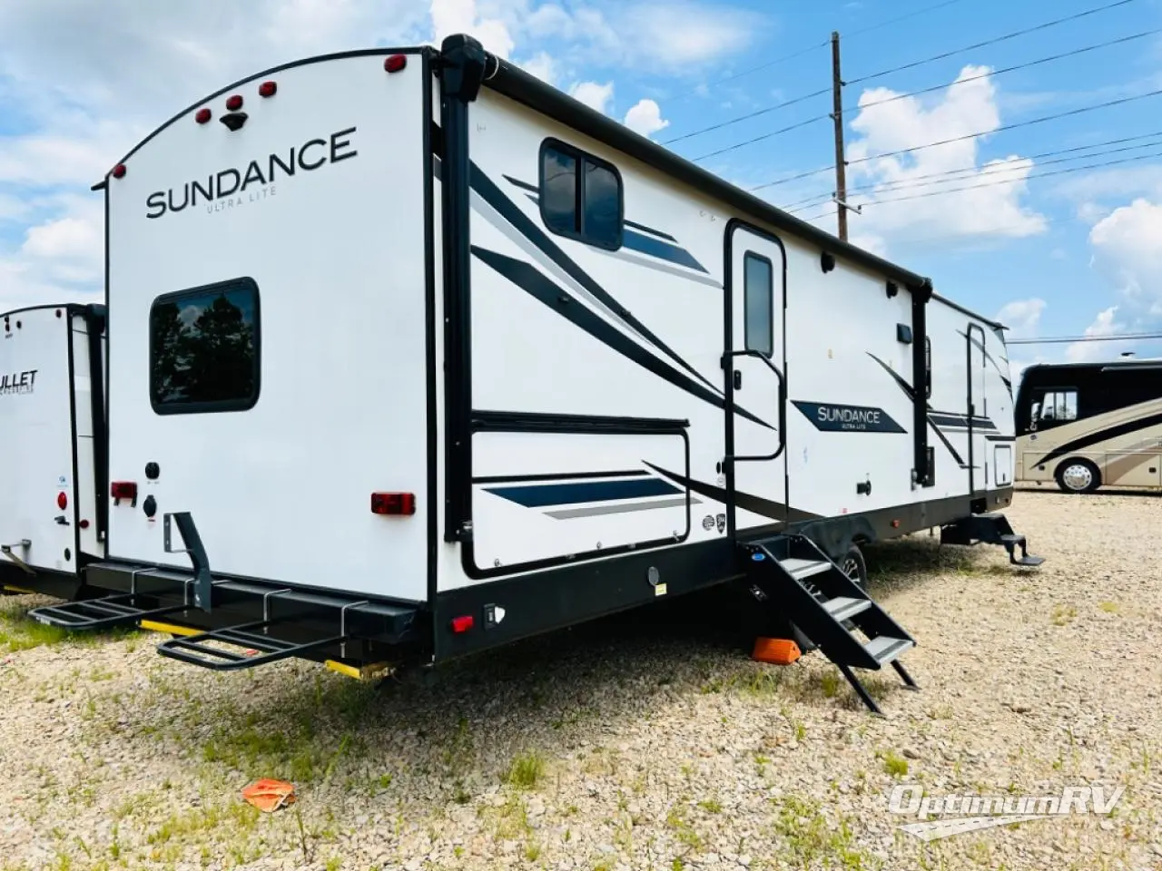 2022 Heartland Sundance Ultra Lite 326BH Photo 2