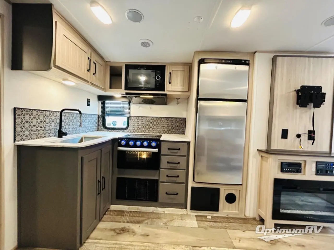 2022 Heartland Sundance Ultra Lite 326BH Photo 6