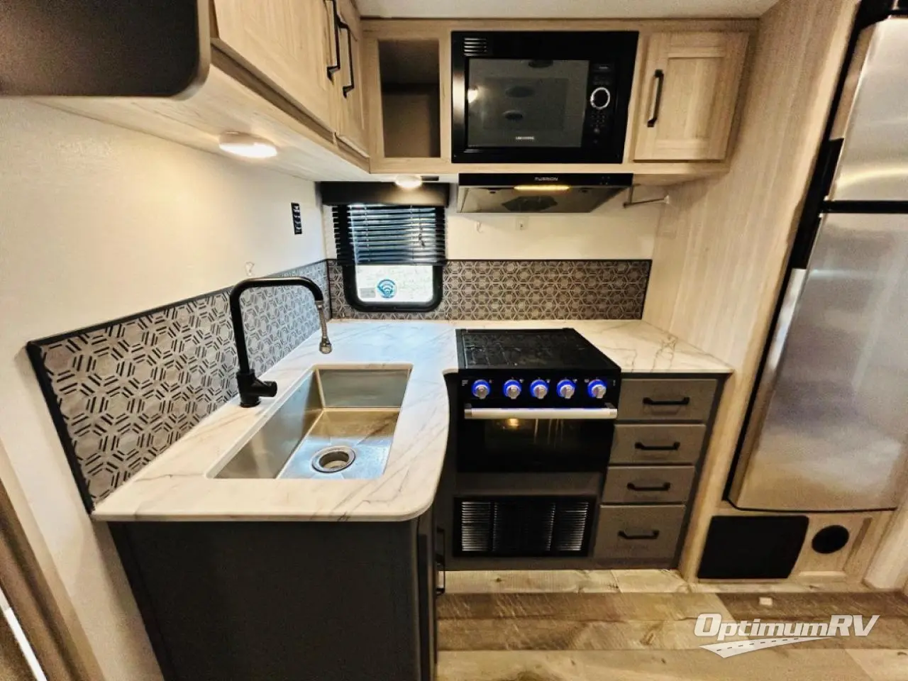2022 Heartland Sundance Ultra Lite 326BH Photo 7