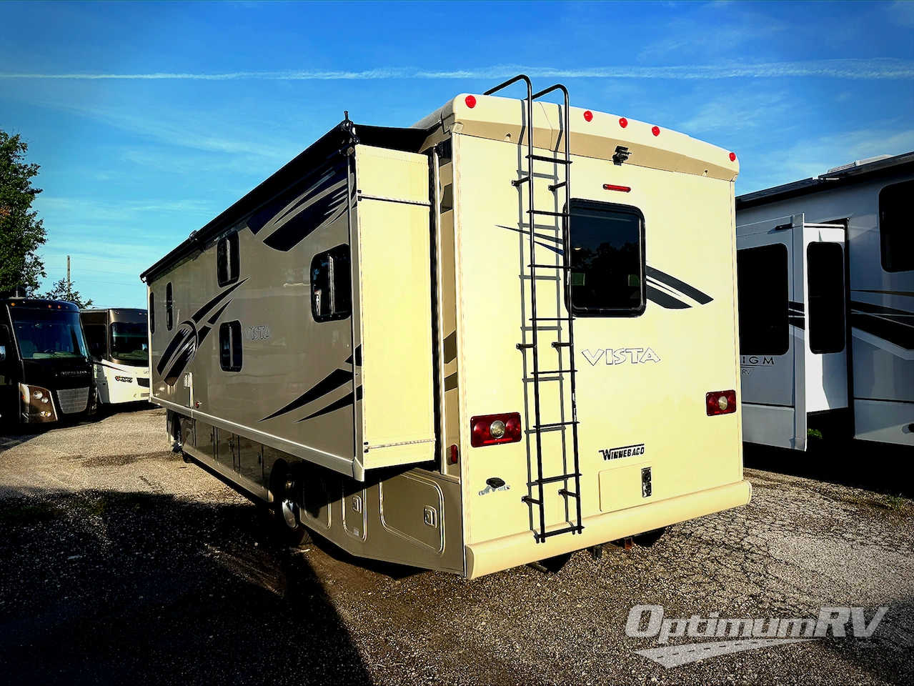 2017 Winnebago Vista 31BE Photo 2