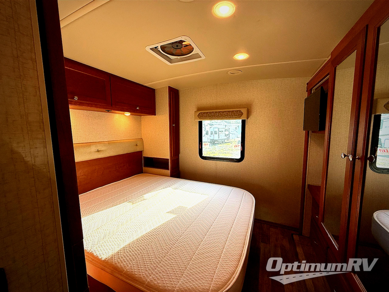 2017 Winnebago Vista 31BE Photo 12