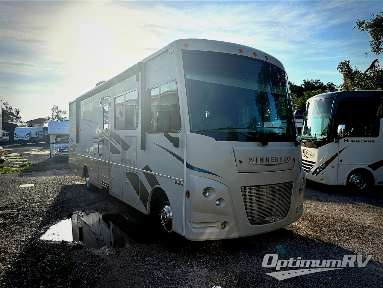 2017 Winnebago Vista 31BE Photo 1