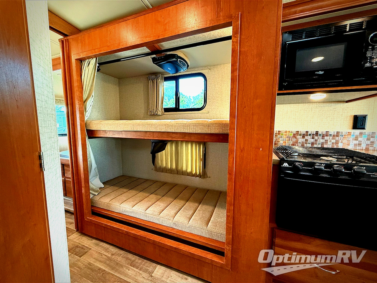 2017 Winnebago Vista 31BE Photo 11
