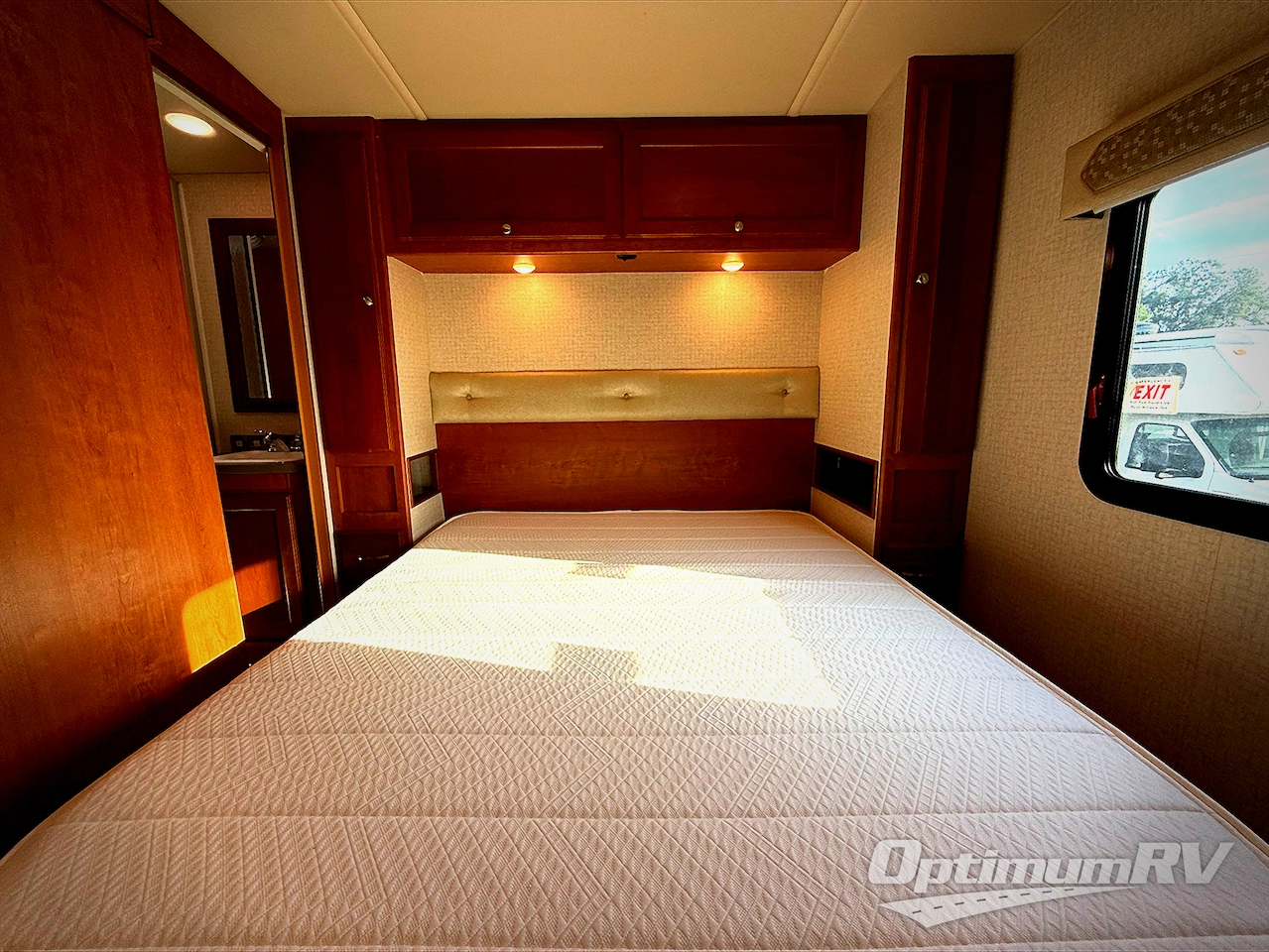 2017 Winnebago Vista 31BE Photo 13