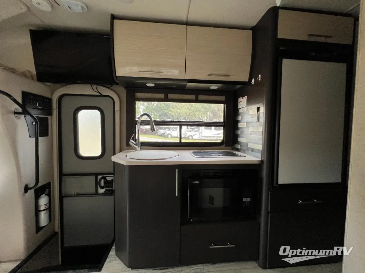 2016 Thor Compass 23TR Photo 14