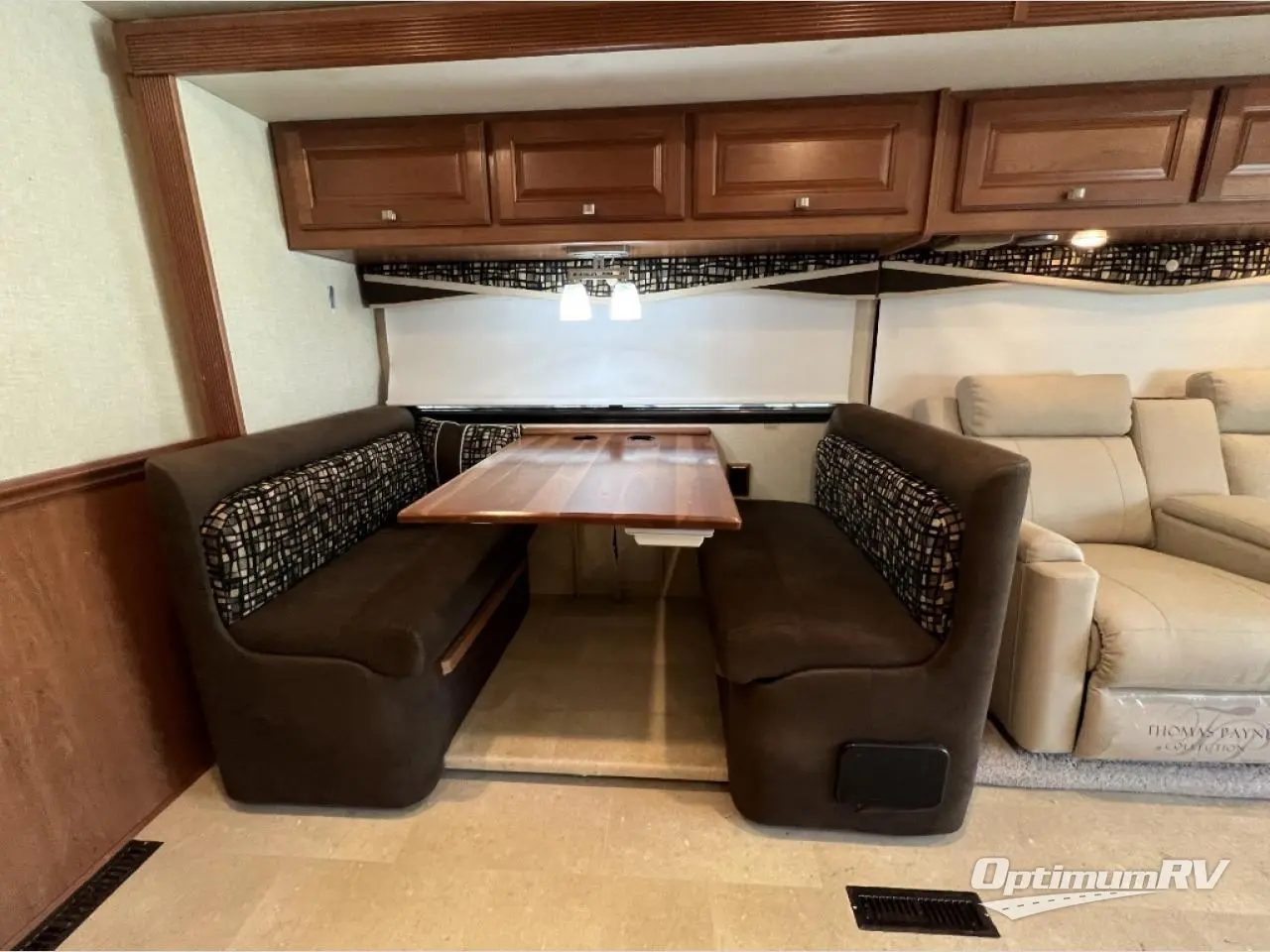 2016 Winnebago Sightseer 36Z Photo 13