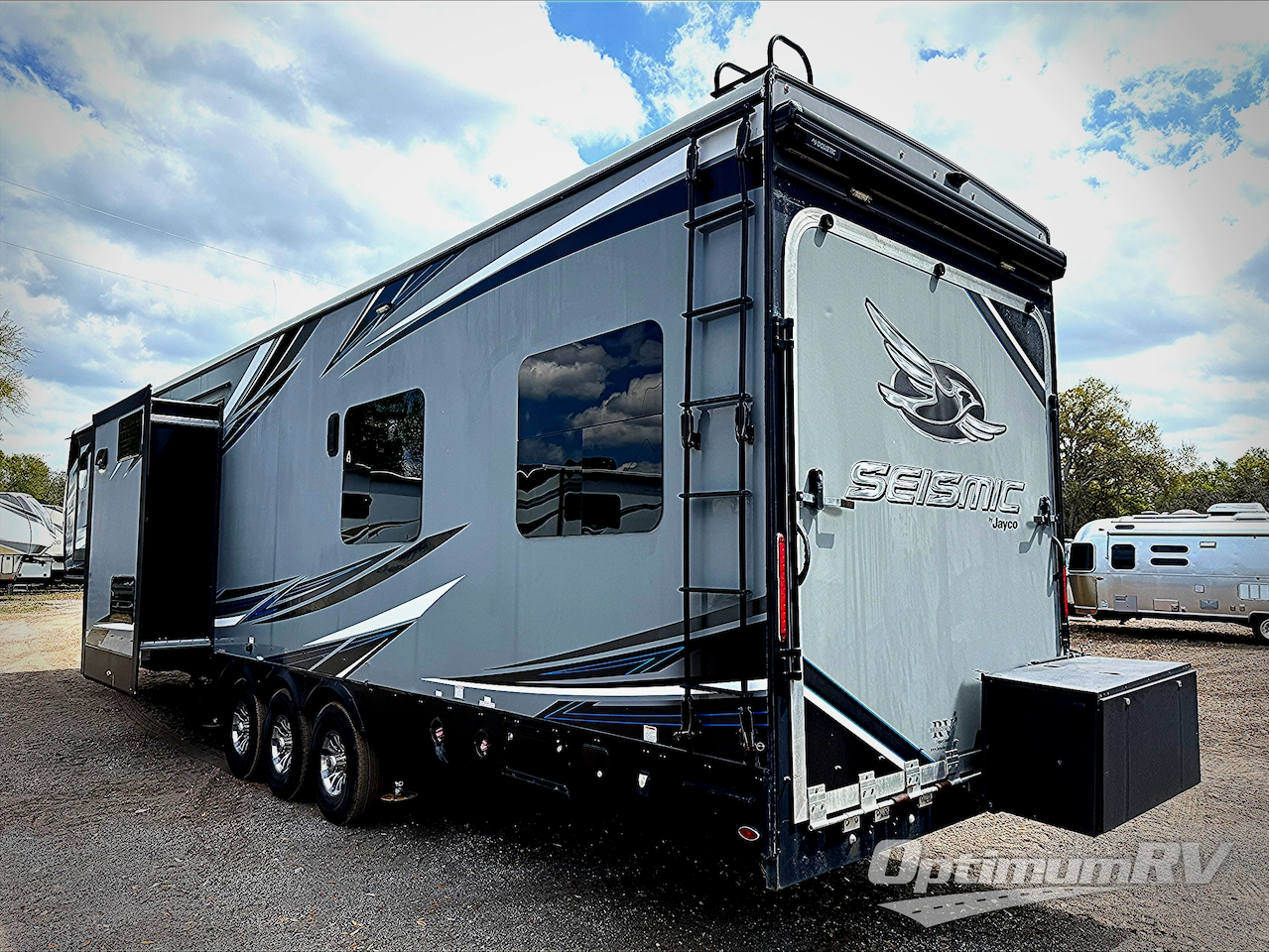 2018 Jayco Seismic 4114 Photo 3