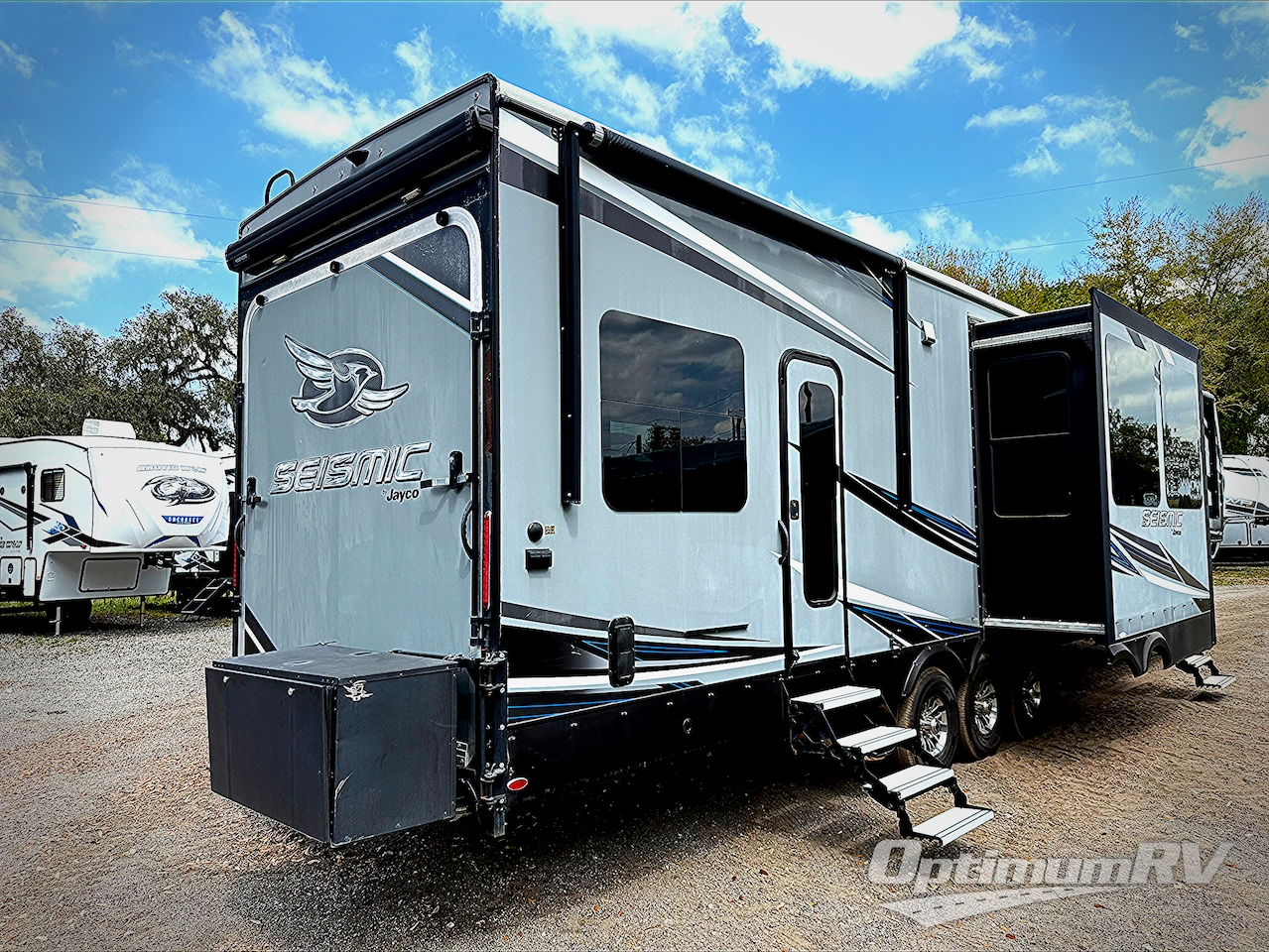 2018 Jayco Seismic 4114 Photo 2