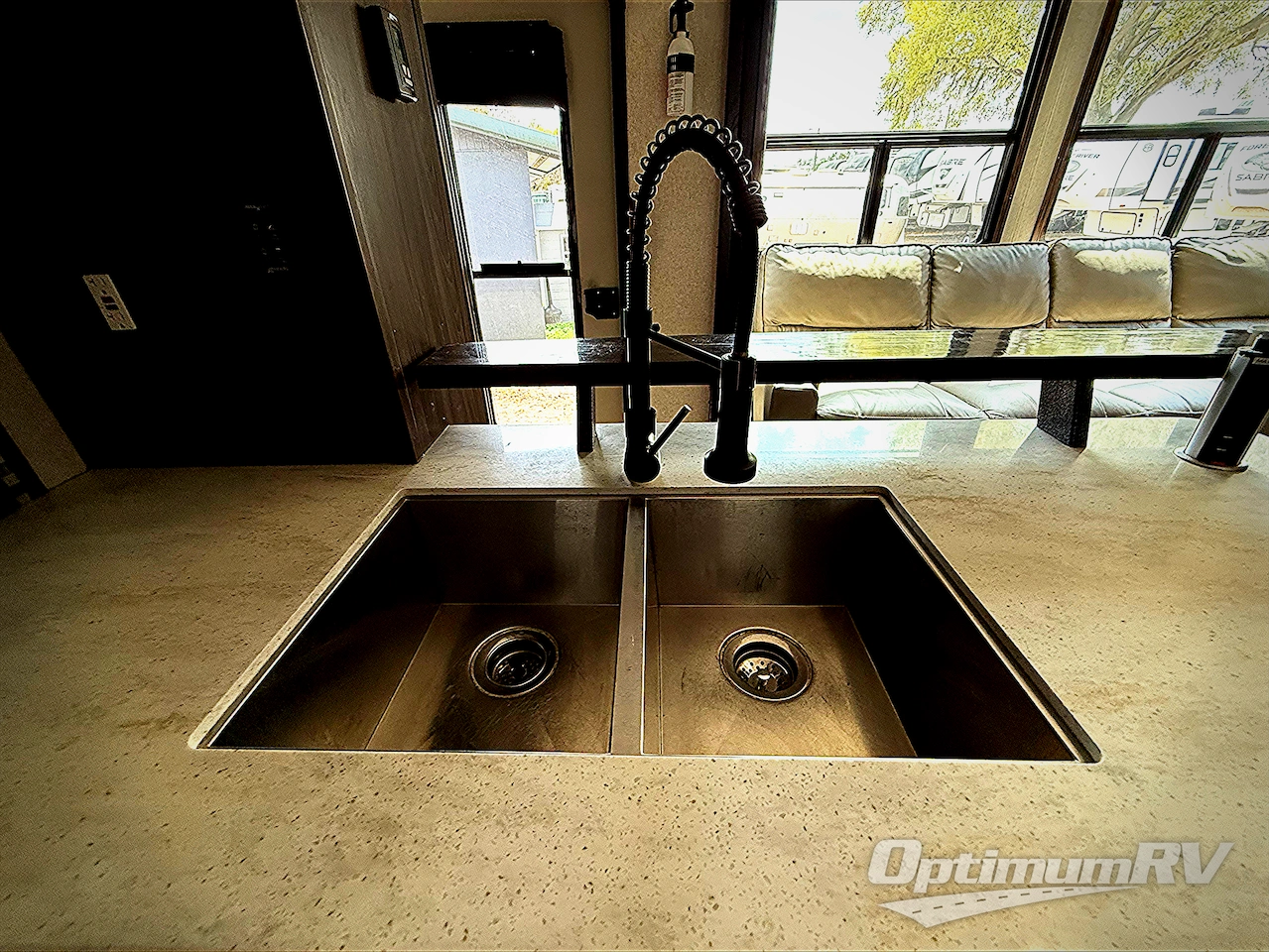 2018 Jayco Seismic 4114 Photo 9