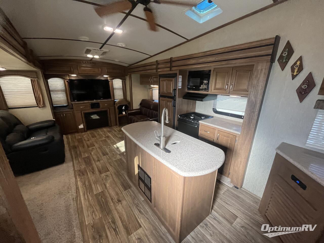 2016 Keystone Laredo Super Lite 297SRE Photo 5