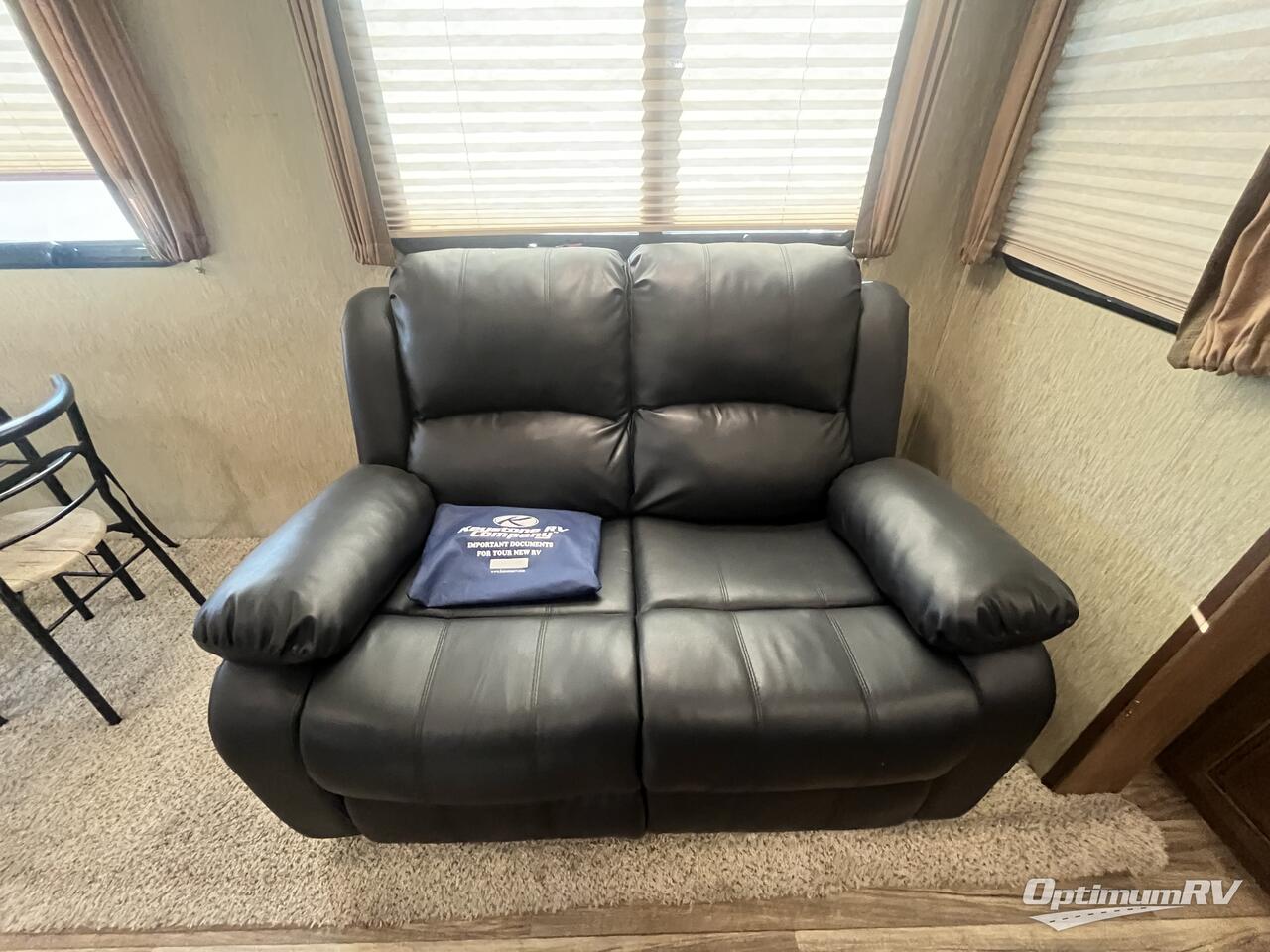 2016 Keystone Laredo Super Lite 297SRE Photo 10