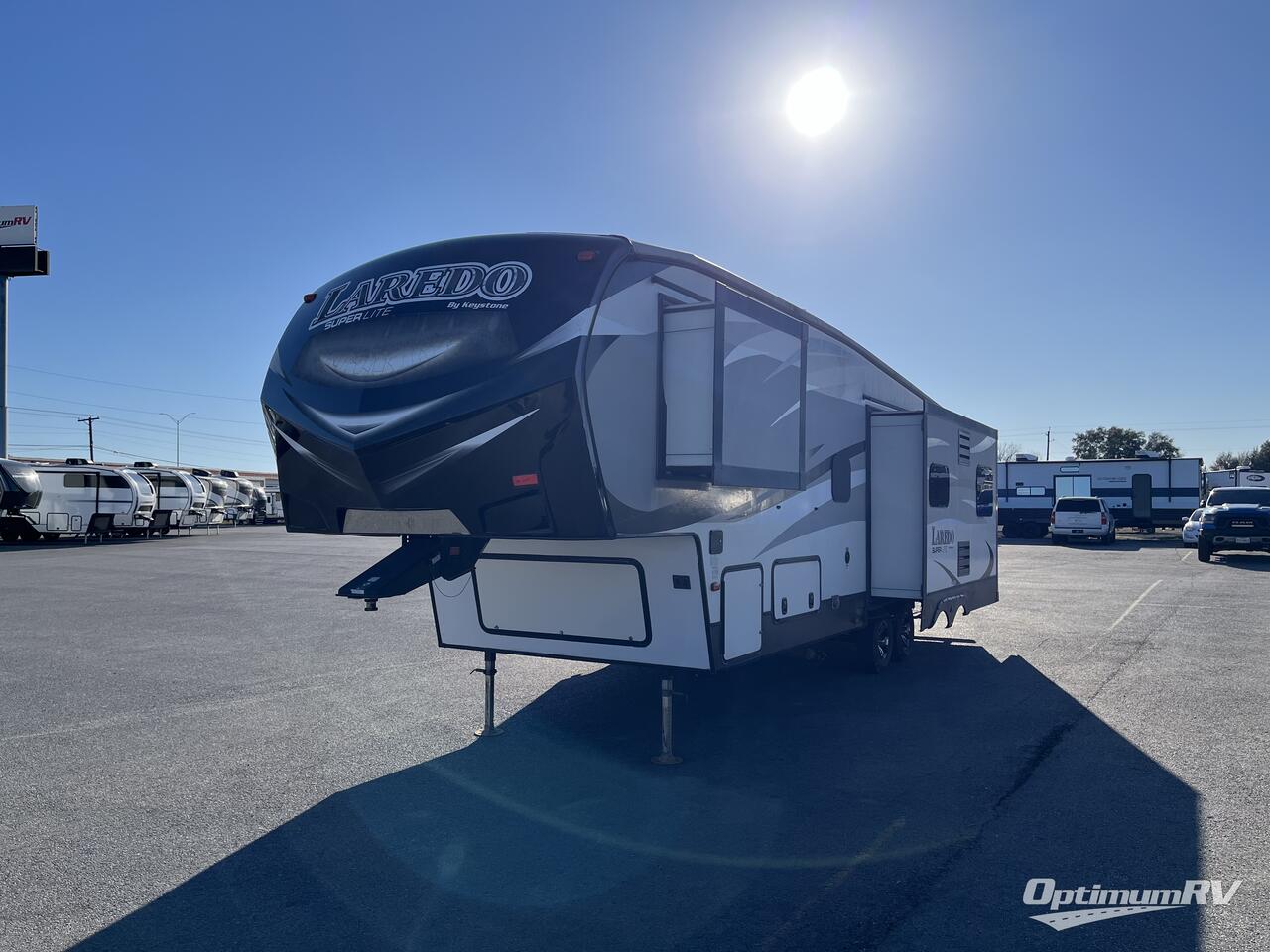 2016 Keystone Laredo Super Lite 297SRE Photo 2