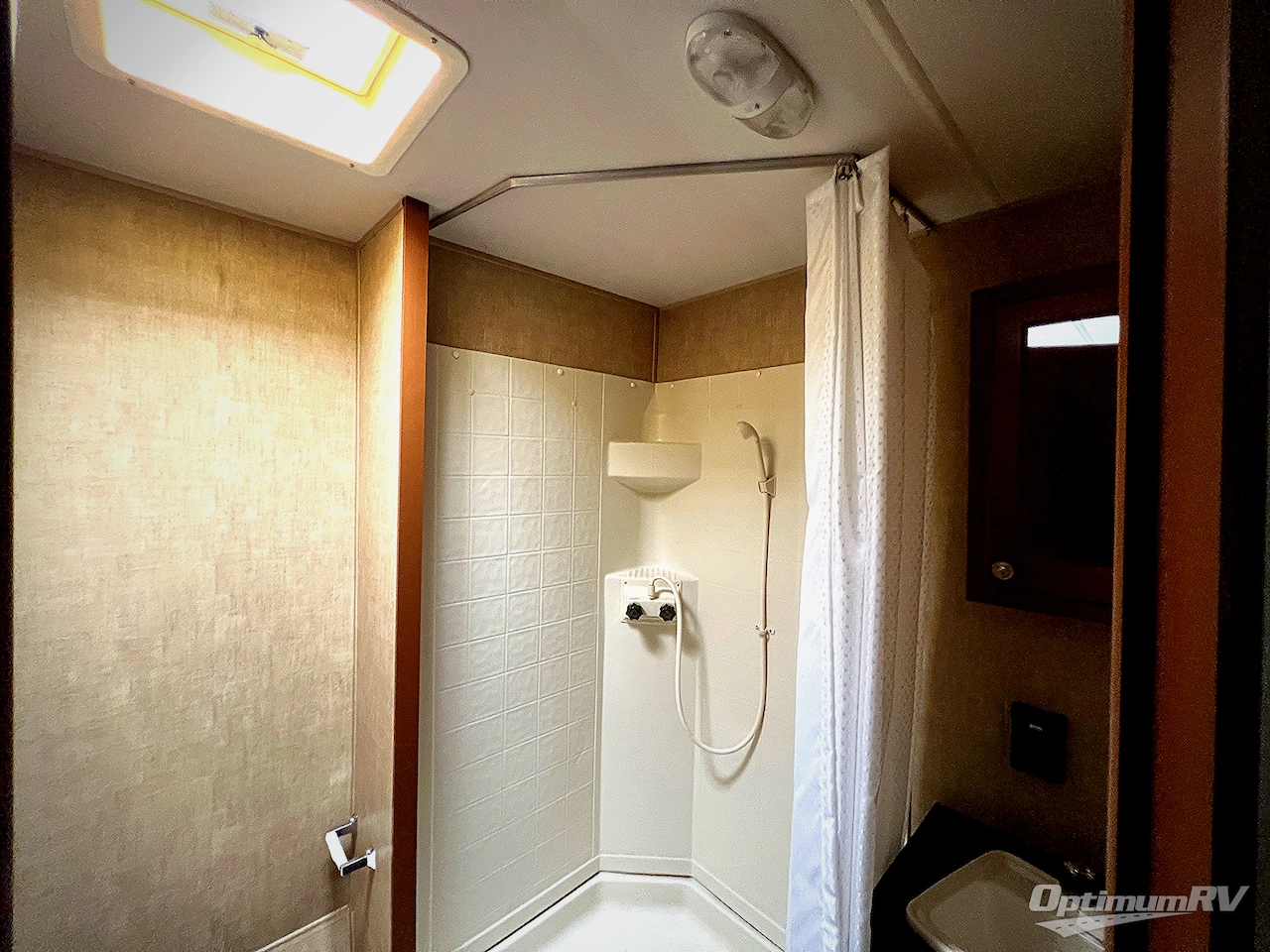 2012 Shasta Revere 21RB LE Photo 12