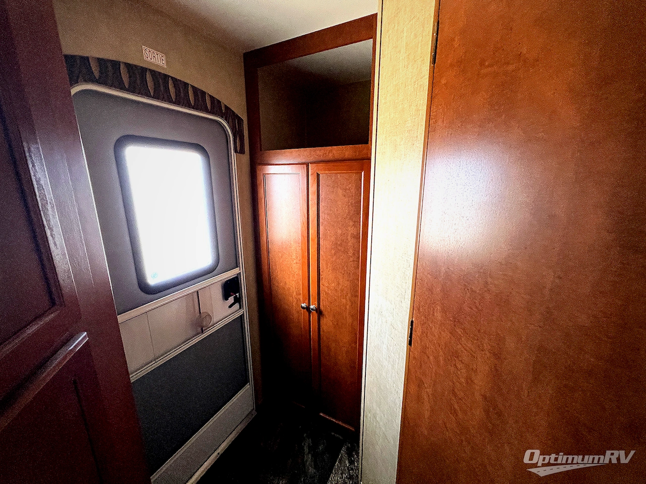 2012 Shasta Revere 21RB LE Photo 16