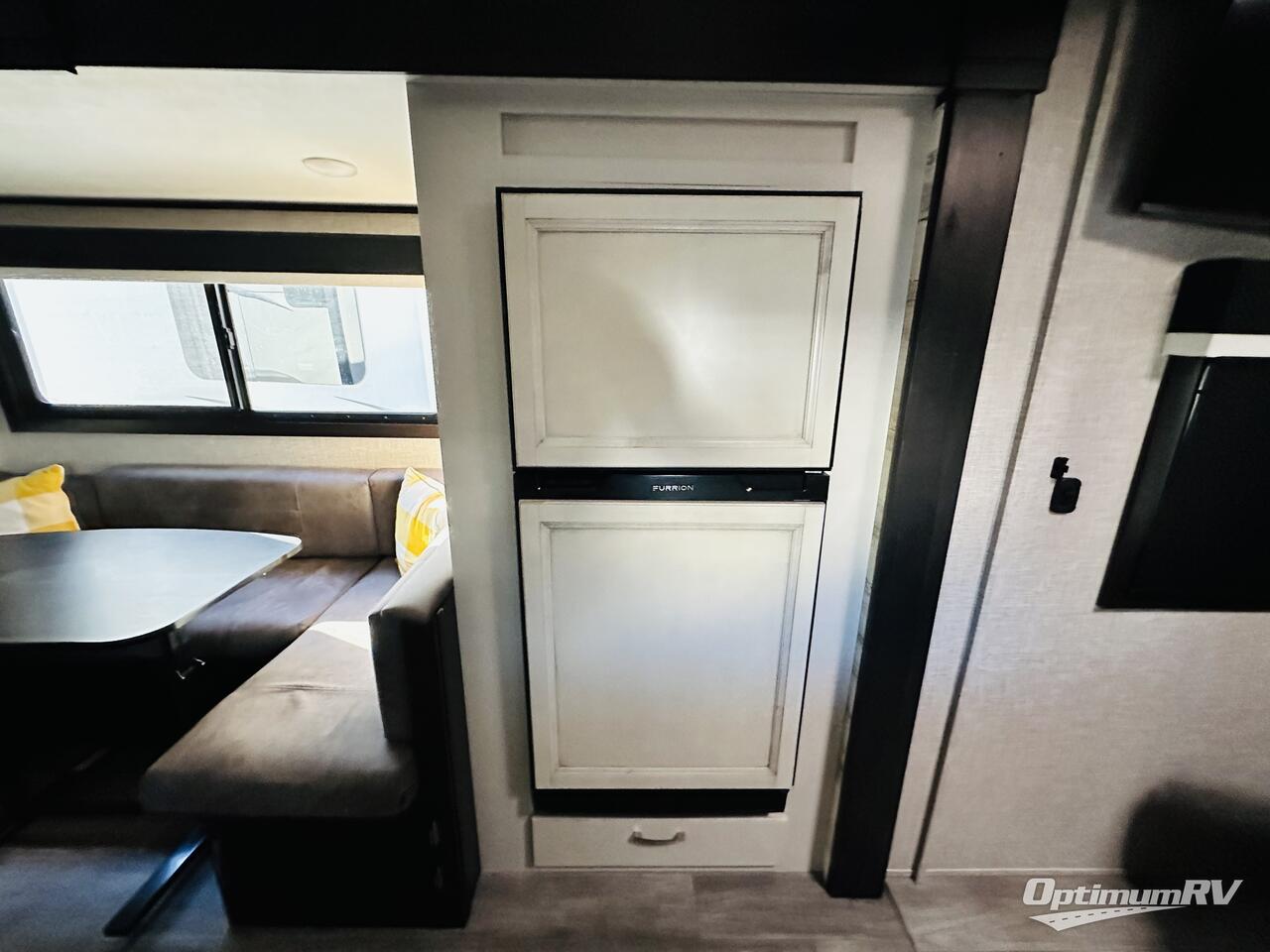 2023 Jayco Jay Feather 24BH Photo 9