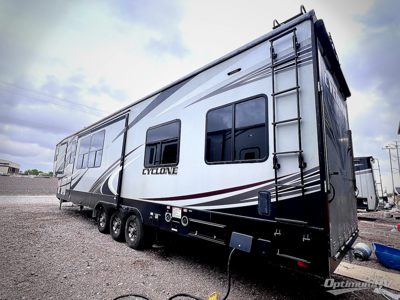 2019 Heartland Cyclone 4101KING Photo 2