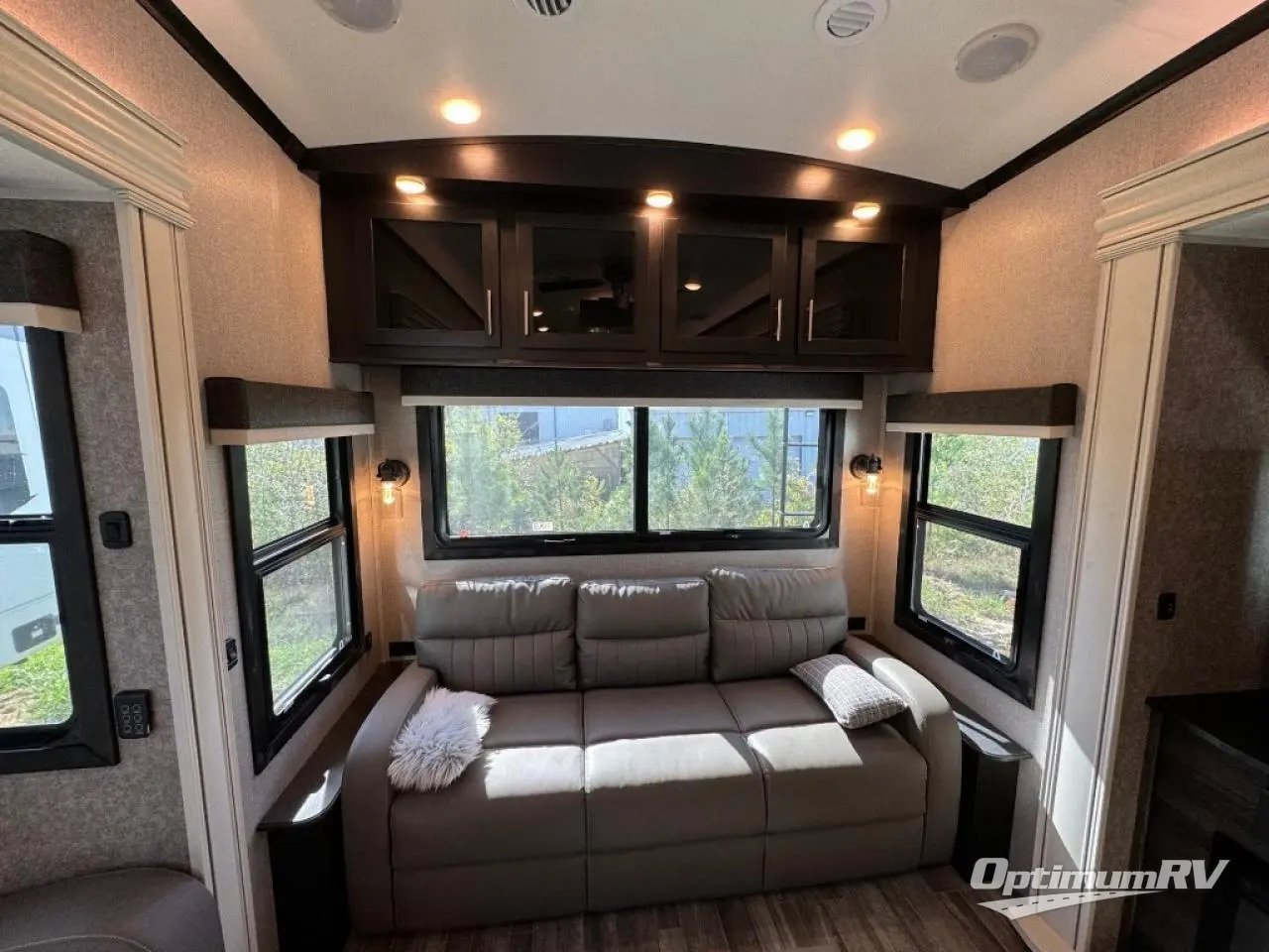 2021 Jayco North Point 310RLTS Photo 6