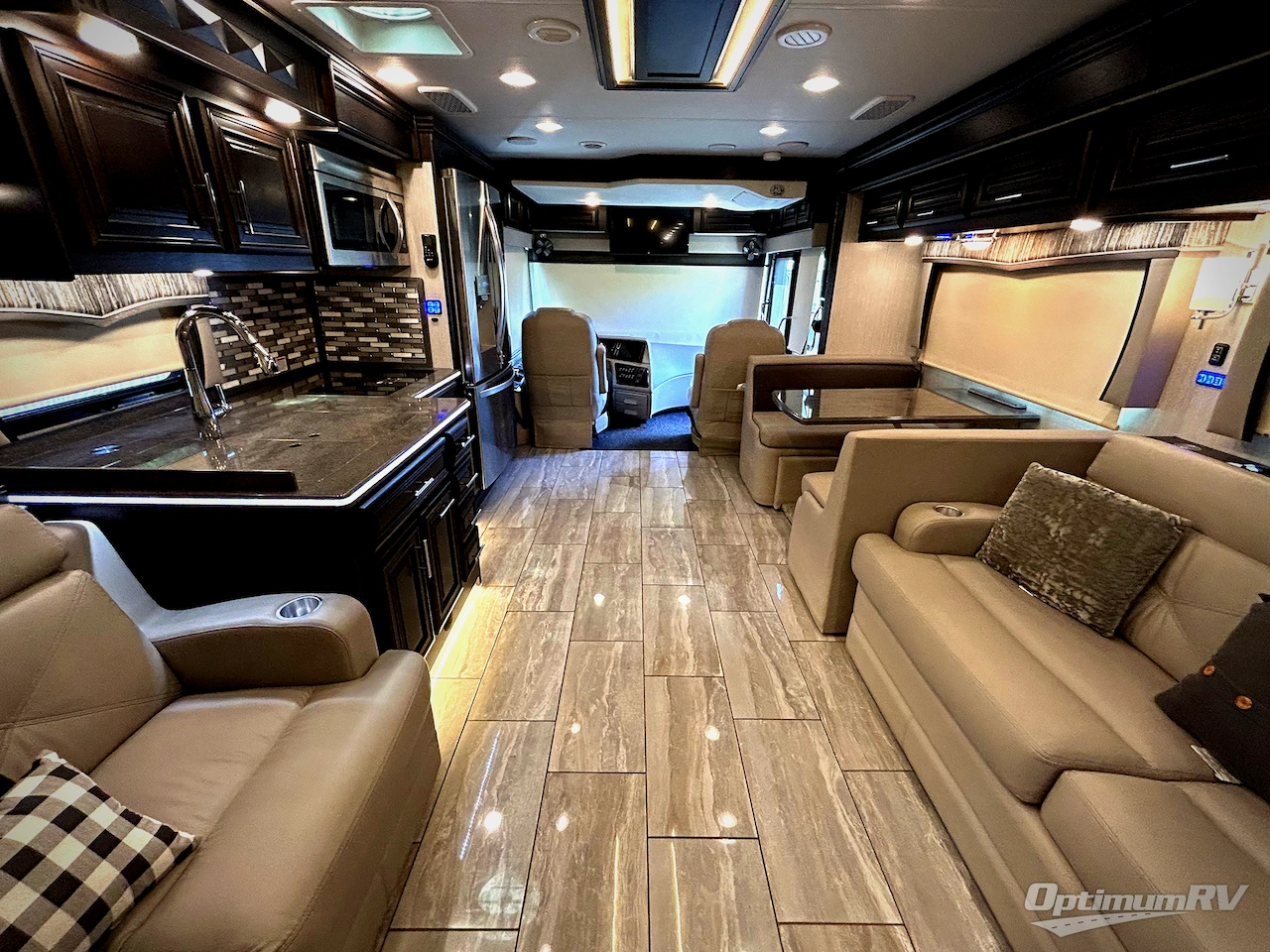 2022 Forest River Berkshire XLT 45CA Photo 5