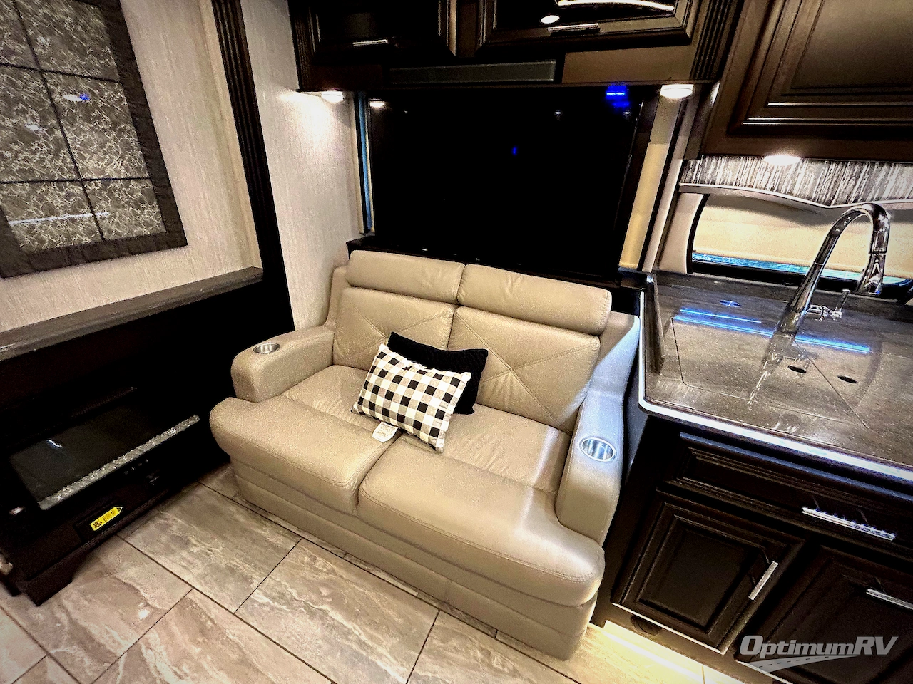 2022 Forest River Berkshire XLT 45CA Photo 14