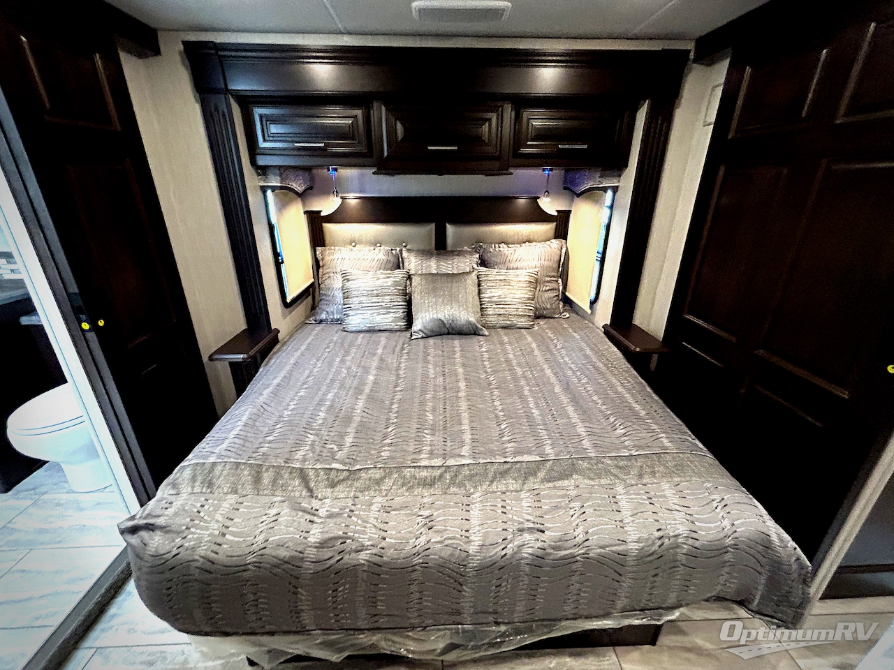 2022 Forest River Berkshire XLT 45CA Photo 27