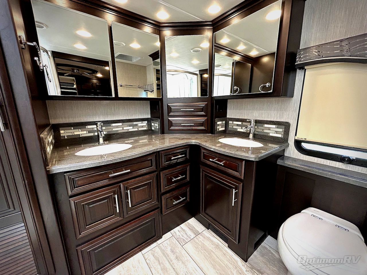 2022 Forest River Berkshire XLT 45CA Photo 33