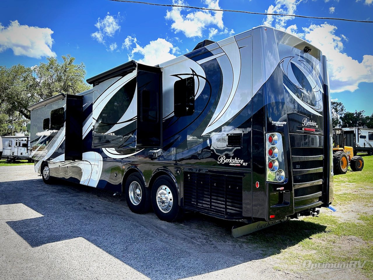 2022 Forest River Berkshire XLT 45CA Photo 3