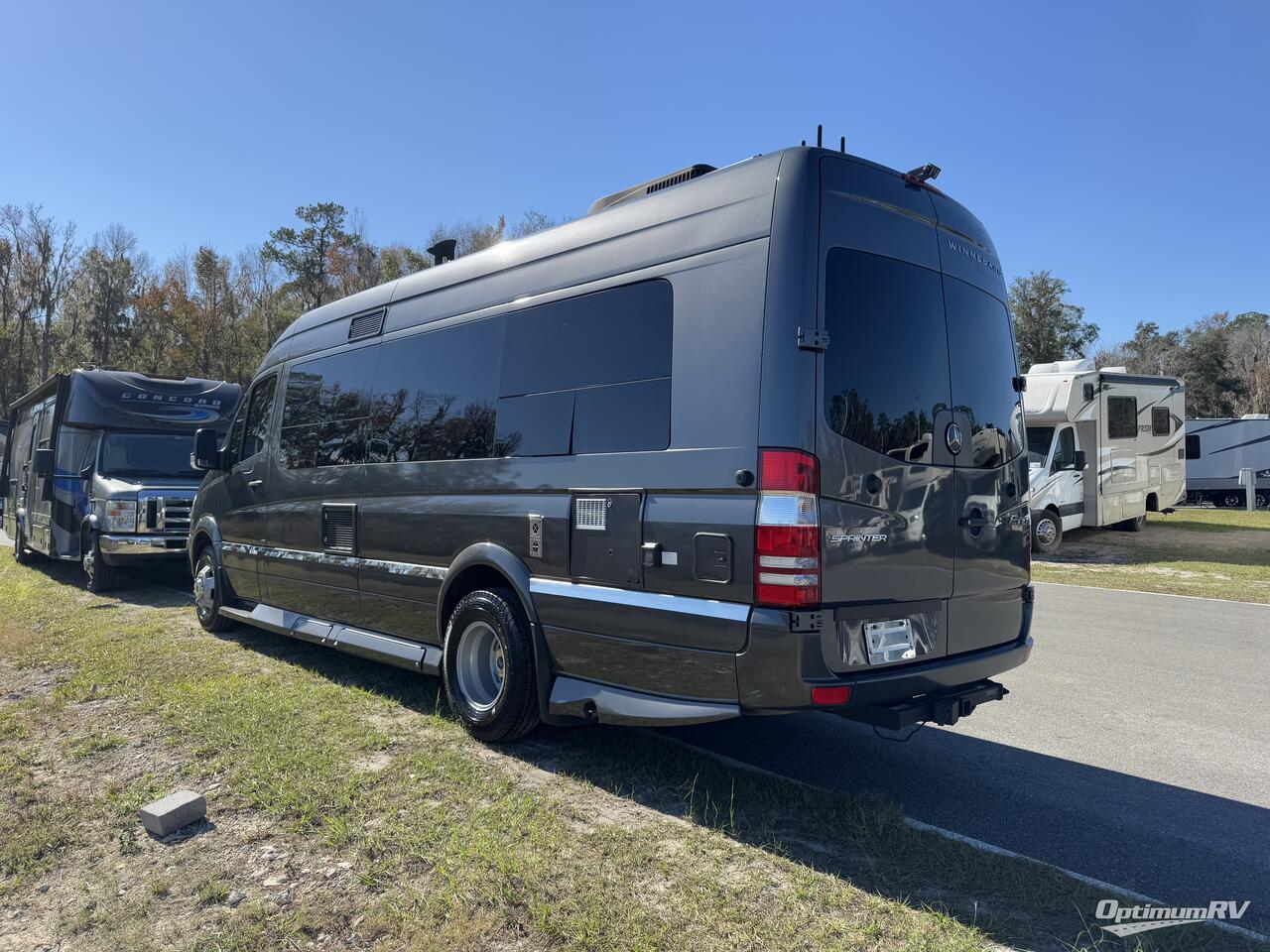 2016 Winnebago Era 70A Photo 3