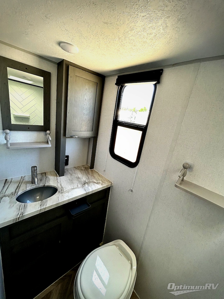 2023 Forest River Ozark 1530VBK Photo 11