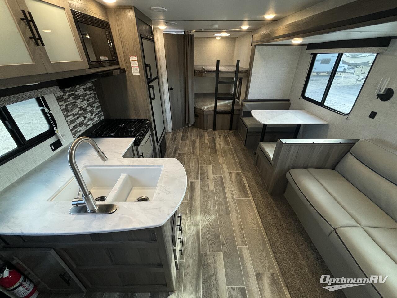 2022 Gulf Stream Kingsport Ultra Lite 268BH Photo 4