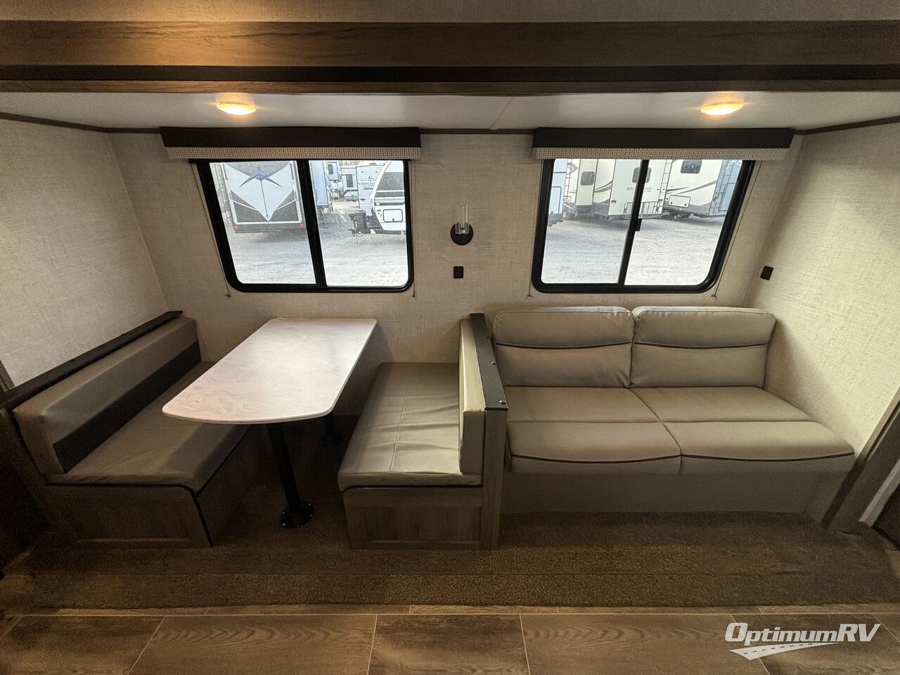 2022 Gulf Stream Kingsport Ultra Lite 268BH Photo 6