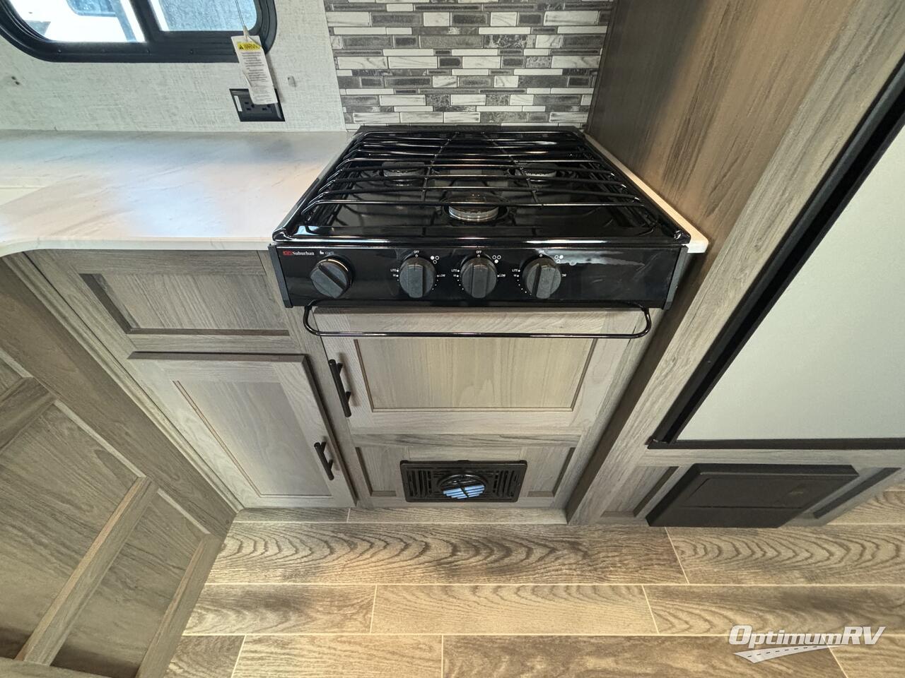 2022 Gulf Stream Kingsport Ultra Lite 268BH Photo 8
