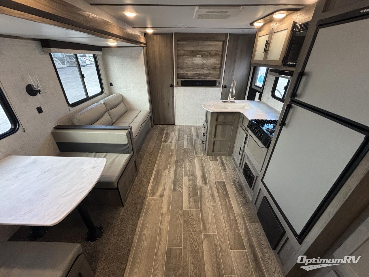 2022 Gulf Stream Kingsport Ultra Lite 268BH Photo 5