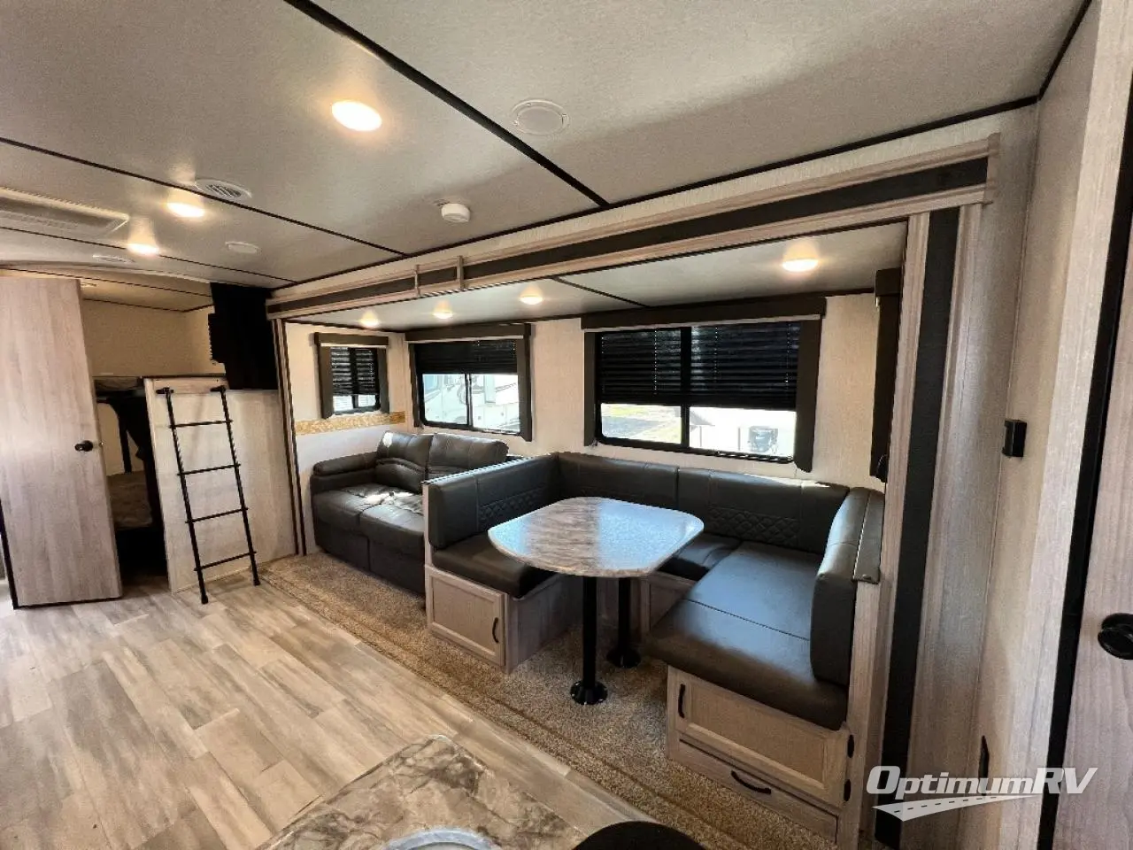 2021 Coachmen Spirit Ultra Lite 2963BH Photo 6