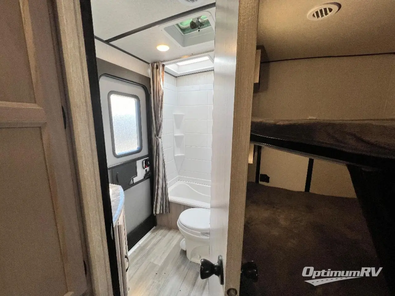 2021 Coachmen Spirit Ultra Lite 2963BH Photo 13